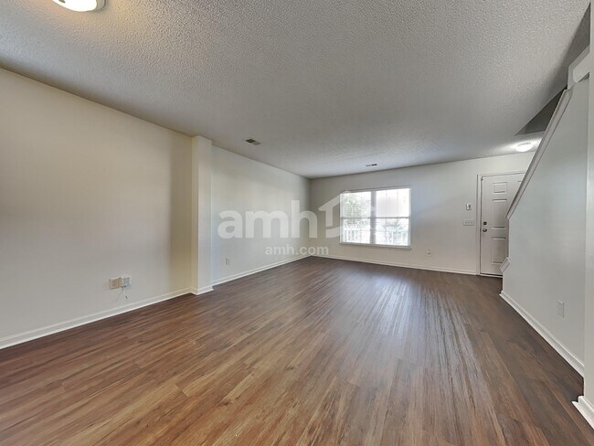 Building Photo - 132 Wildberry Ln