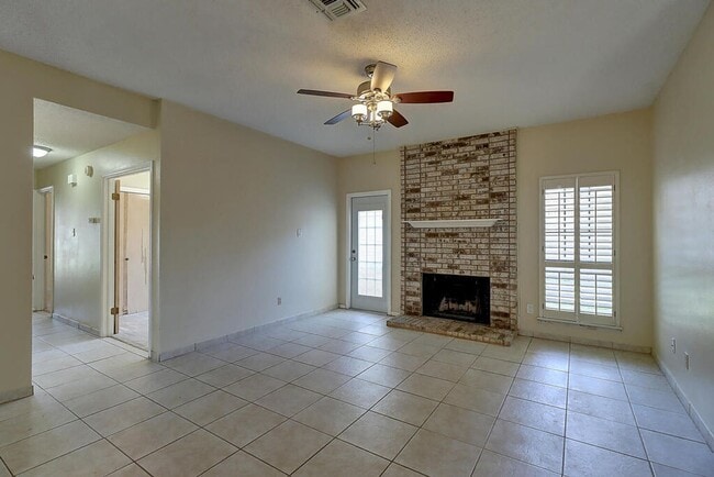 Building Photo - 7126 Windbrook Ln