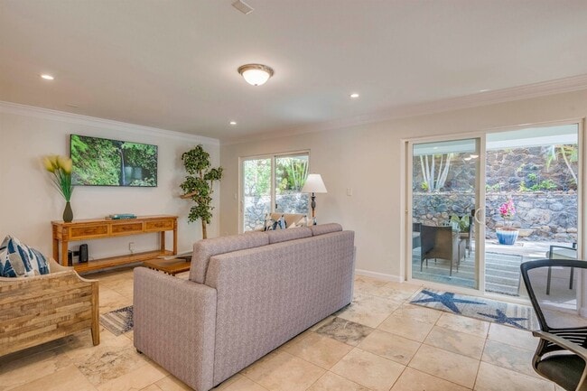 Building Photo - 912 N Niheu Pl