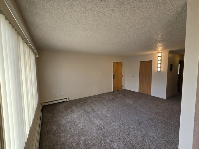 Building Photo - 77 Slater Dr