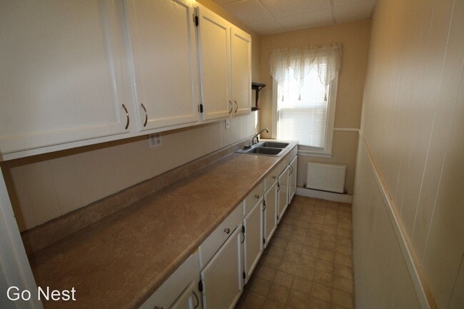 Building Photo - 1058 Forest Ave