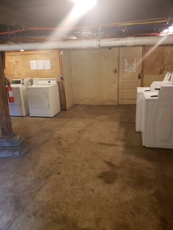 Building Photo - 150 Washington St