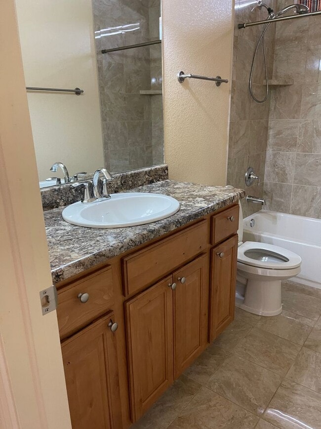 Building Photo - 422 Storm Ridge Dr