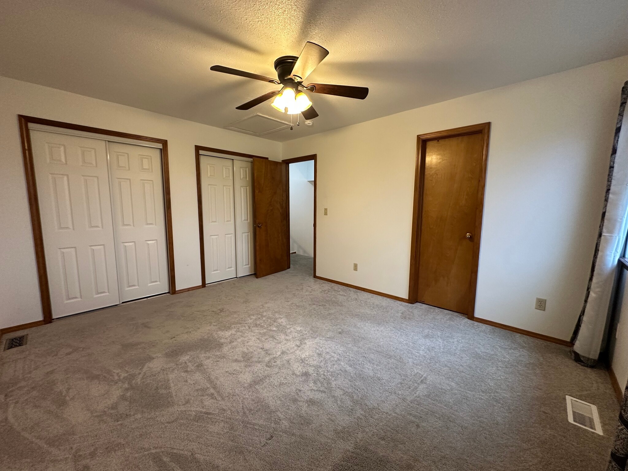 Building Photo - 102 Comanche Ct