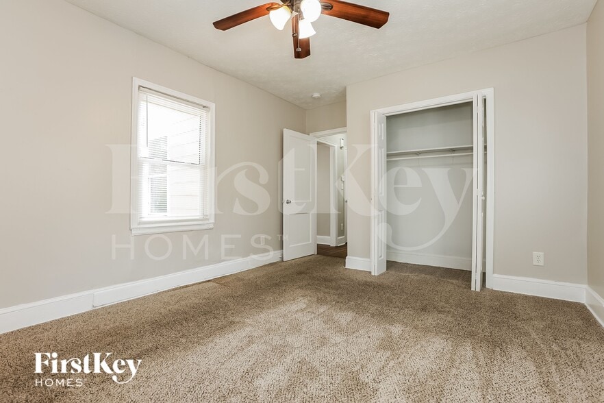 Building Photo - 1731 N Olympian Way SW