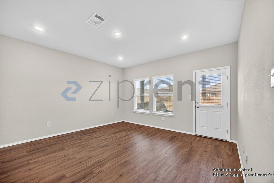 Building Photo - 2885 Wolfcreek