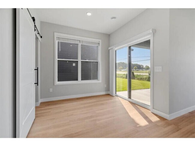 Building Photo - 5495 Welter Wy