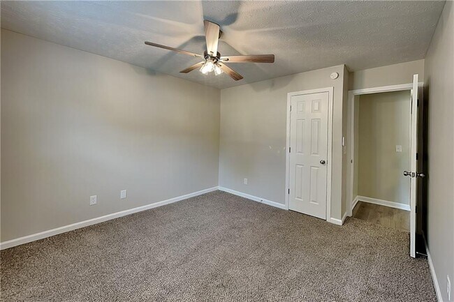 Building Photo - 41 Meadow Crest Way