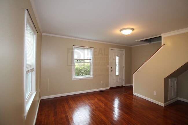 Building Photo - 4 Bicknell St
