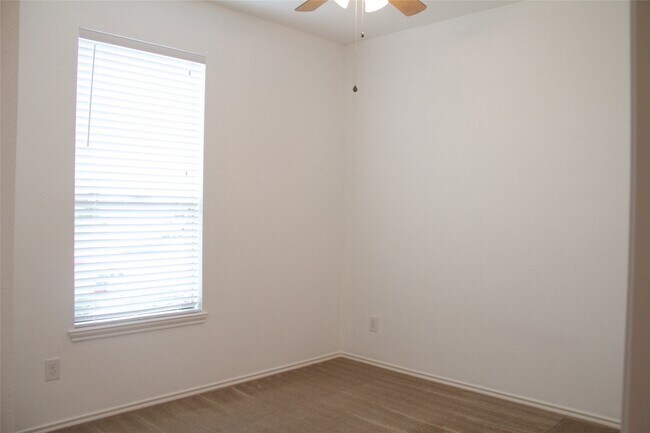 Building Photo - 2711 Cally Ct