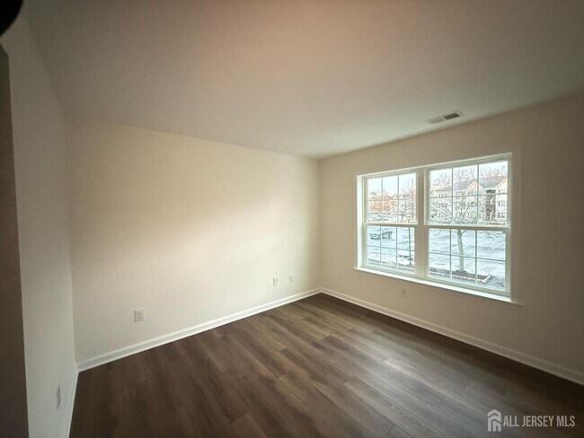 Building Photo - 1225 Waterford Dr