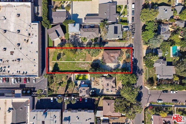 Building Photo - 6443 Columbus Ave