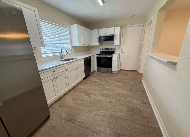 Building Photo - 3253 Little Sound Dr