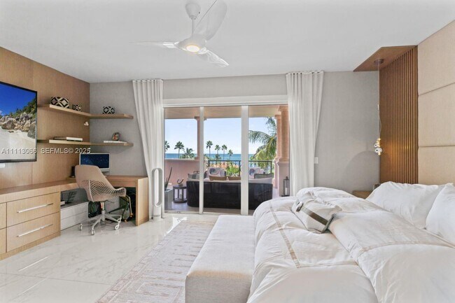 Building Photo - 19143 Fisher Island Dr