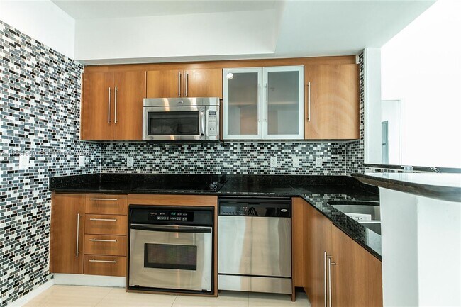 Building Photo - 325 S Biscayne Blvd