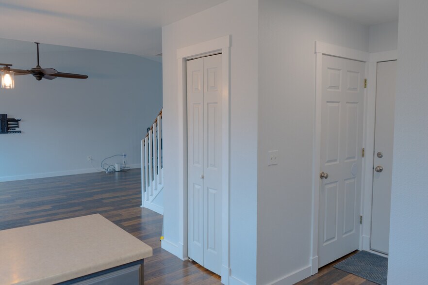 Building Photo - 307 Benton St