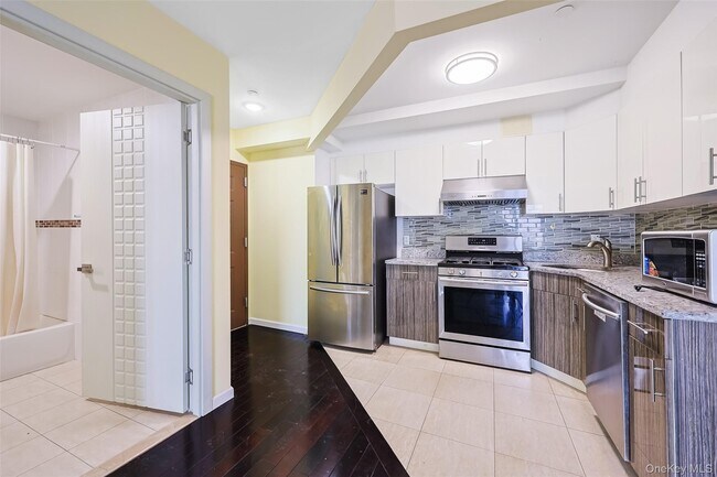 Building Photo - 7 Boulevard