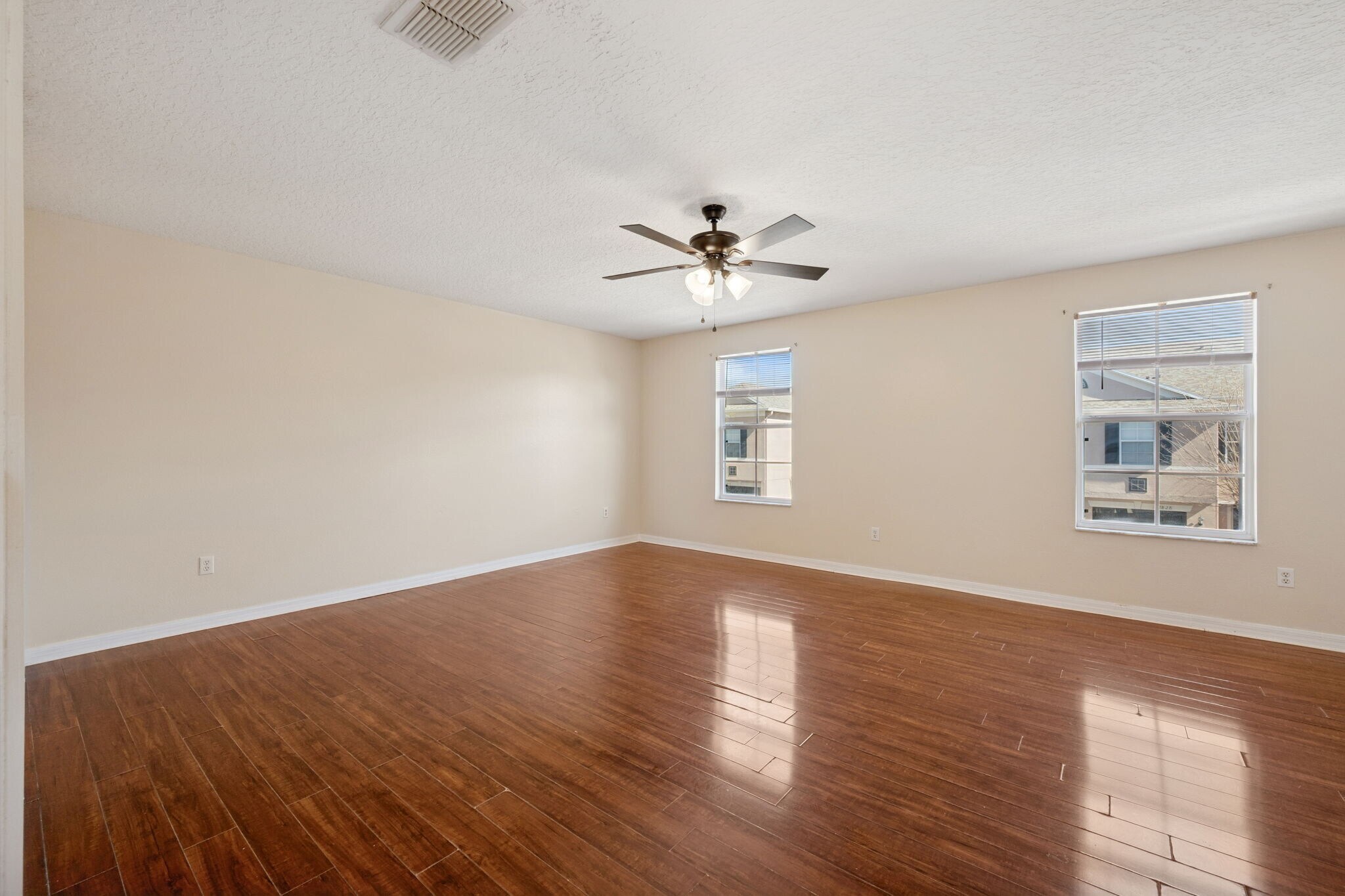 Building Photo - 2825 Cliffe Ct