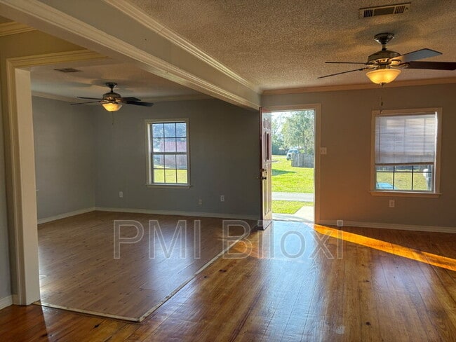 Building Photo - 1916 Hudson St