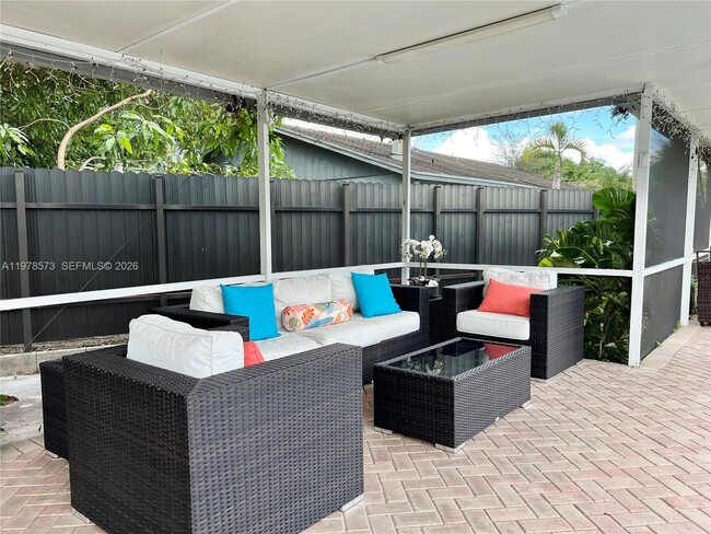 Building Photo - 11104 SW 139th Ct