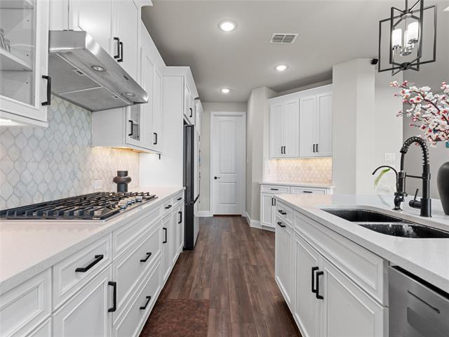 Building Photo - 2333 Willow Garden Dr