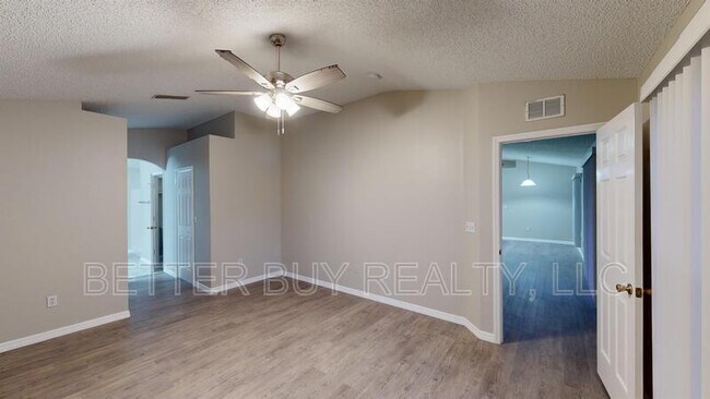 Building Photo - 23 Burning Tree Pl