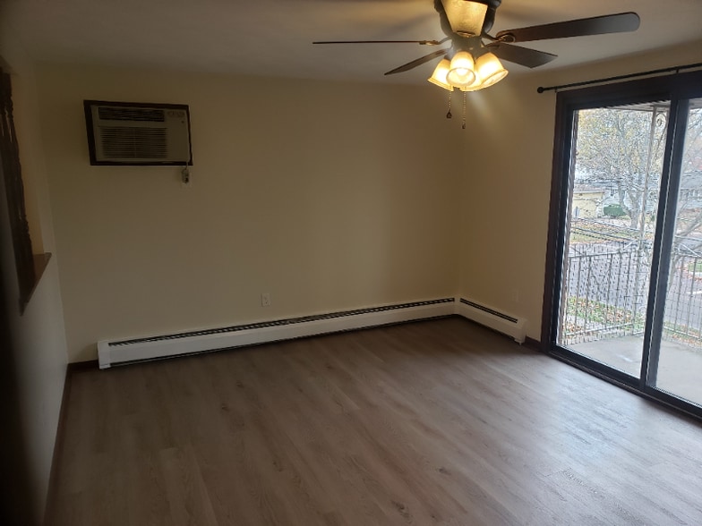 Building Photo - 1129 Farnsworth Ave