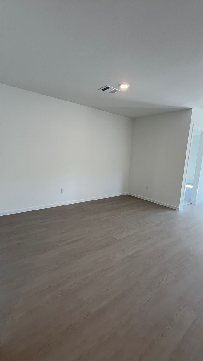 Building Photo - 327 Parkin Ct