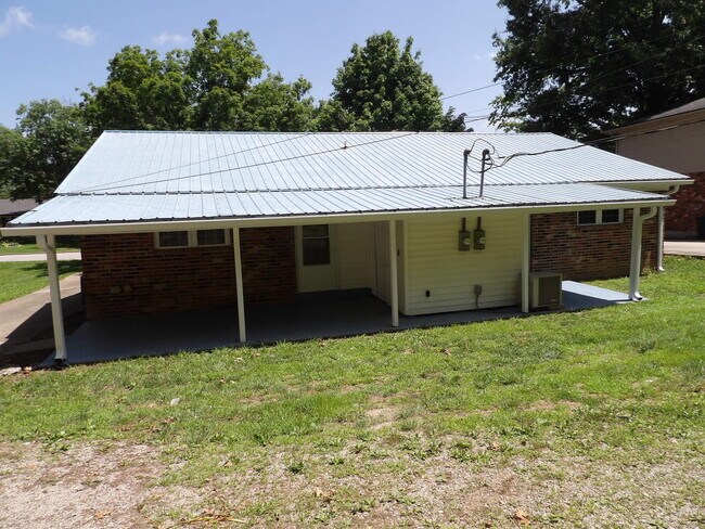 Building Photo - 248 Meadowview Dr