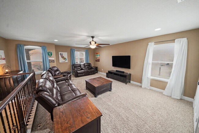 Building Photo - Exquisite 3-bedroom, 2.5-bathroom off 1604 and Culebra Road - Realtor Commission: $500