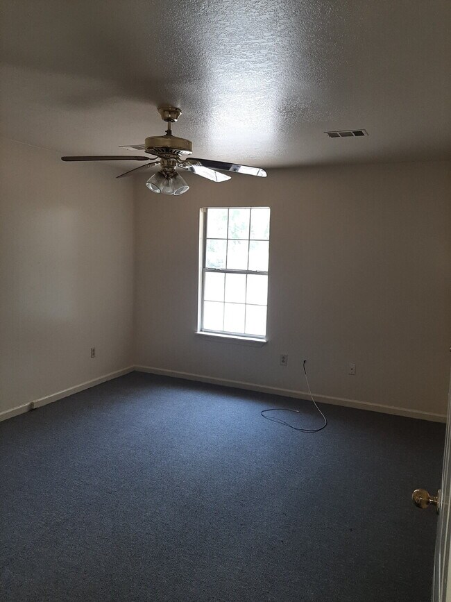 Building Photo - "Charming 2-Bed, 2-Bath Retreat at Butler's Oak – Spacious 924 Sq Ft Living in Jonesboro!"