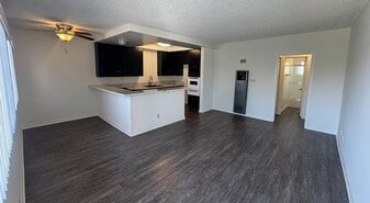 Building Photo - Tea House