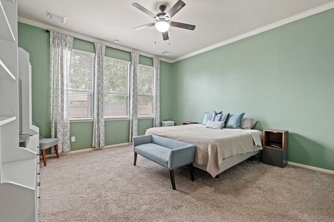 Building Photo - 14402 Hazeldale Dr