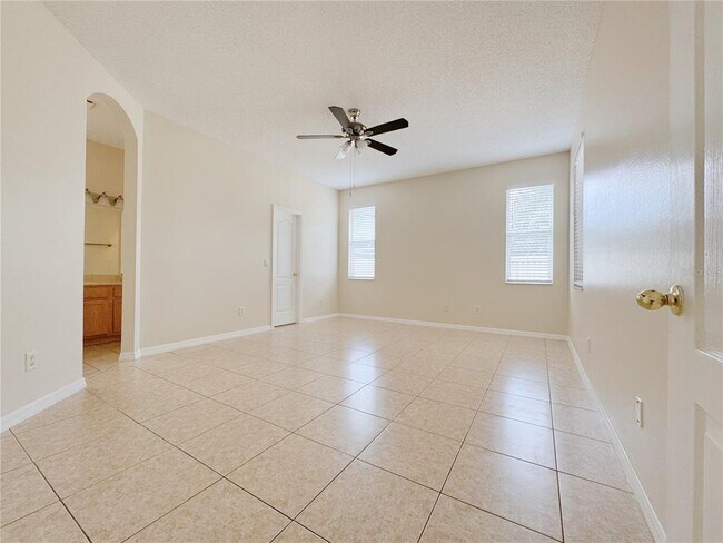 Building Photo - 4932 Bellthorn Dr