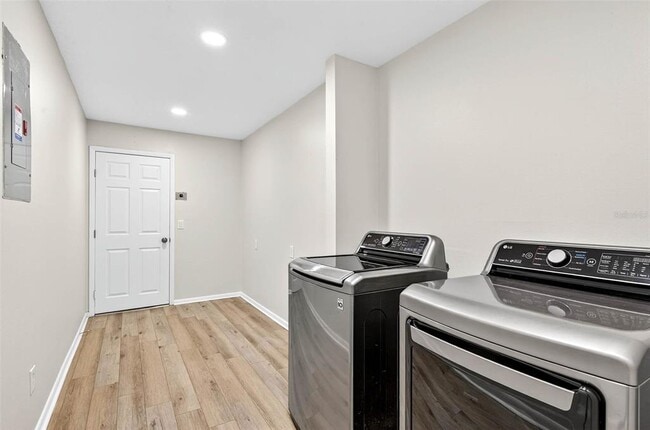 Building Photo - 5107 Lanai Way