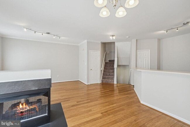 Building Photo - 2547 Sandbourne Ln