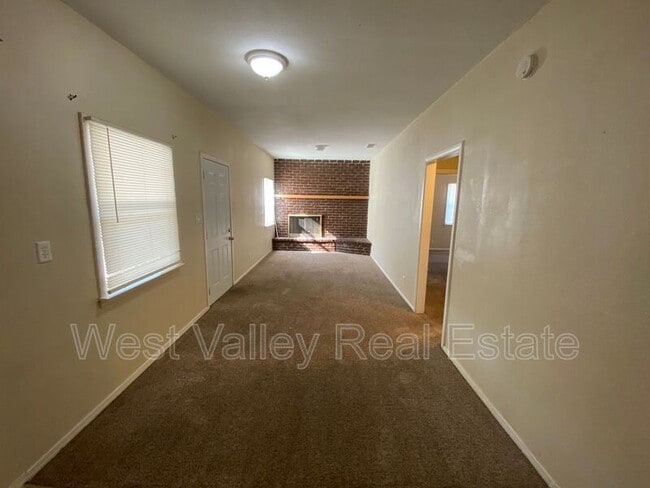 Building Photo - 122 Buena Vista Pl