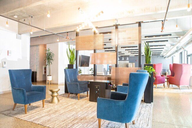 Building Photo - 1640 N Water St