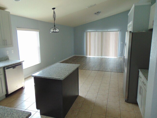 Building Photo - Cypress Reserve 4 Bedroom-Kissimmee