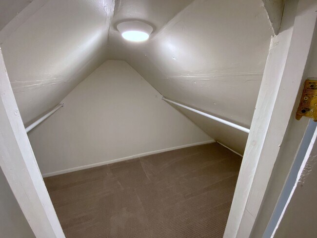 Building Photo - 3332 Eliot St