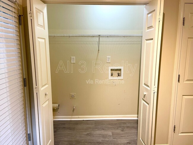 Building Photo - 132 Samanthas Way