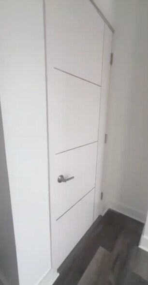 Building Photo - 142 Norwood Ave