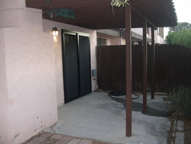 Building Photo - 4310 Caliente St