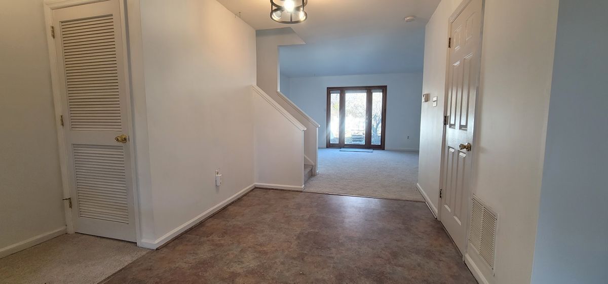 Building Photo - 10 Woodfield Dr