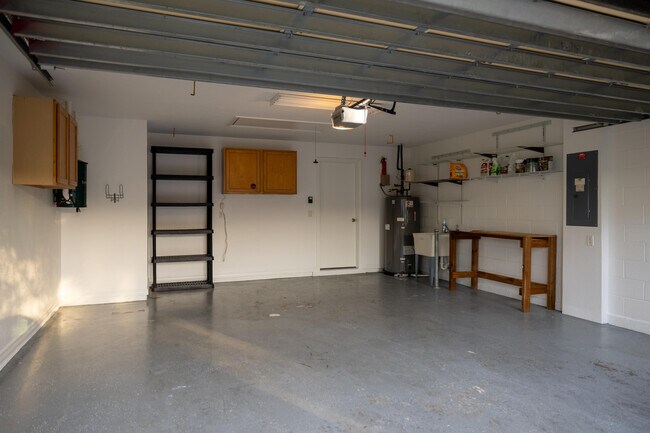 Building Photo - 1100 W 13th Square