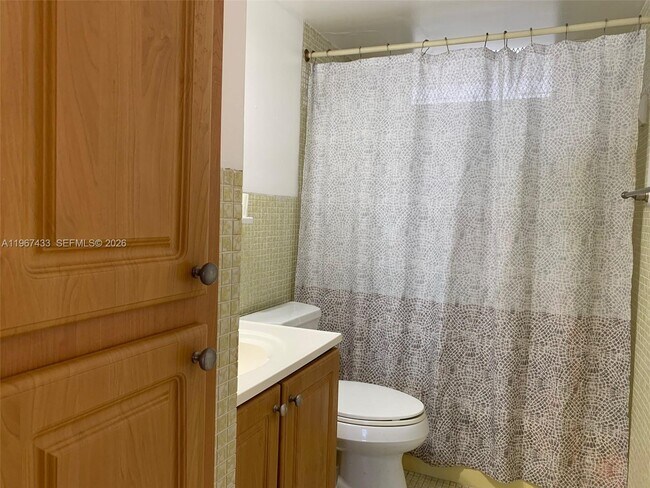 Building Photo - 2859 Leonard Dr