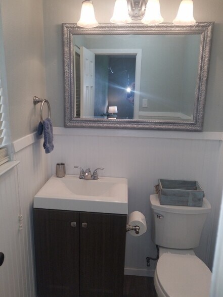 Building Photo - 1300 Milam Way