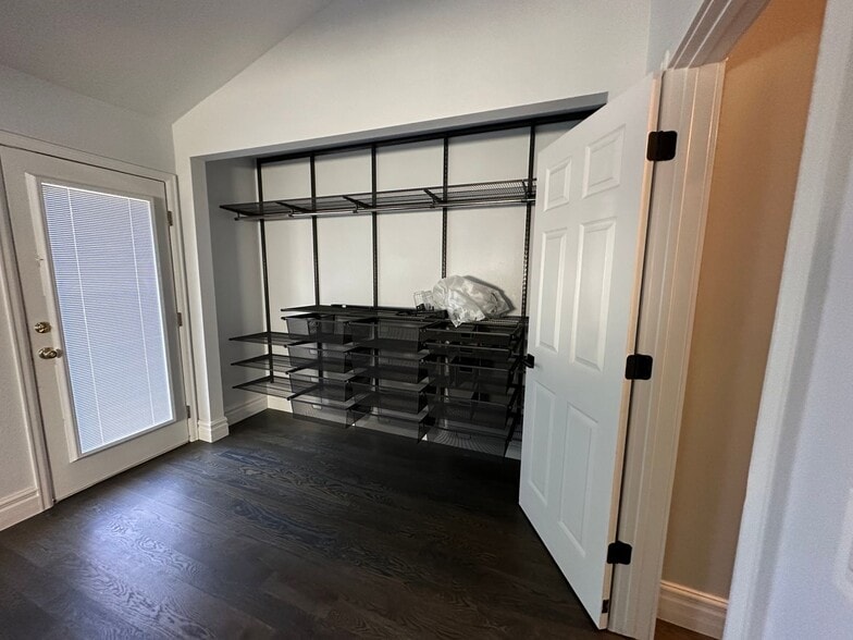 Building Photo - 279 Pheasant Run