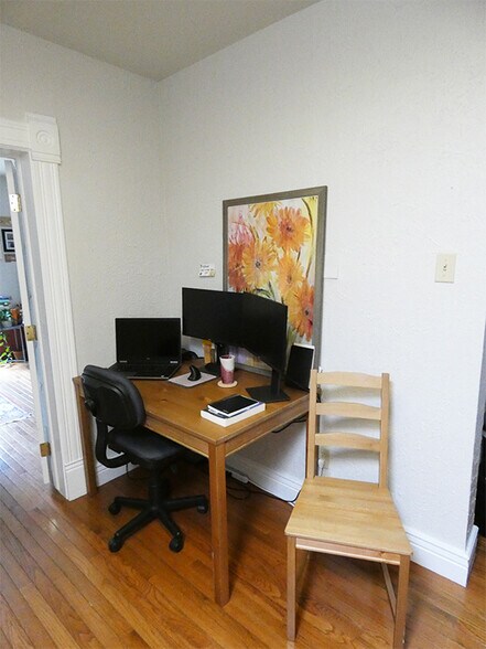 Eating/Office area in kitchen - 29 E Dakota Ave