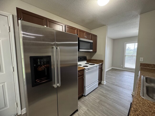 Building Photo - Single Family Home in Clarksville